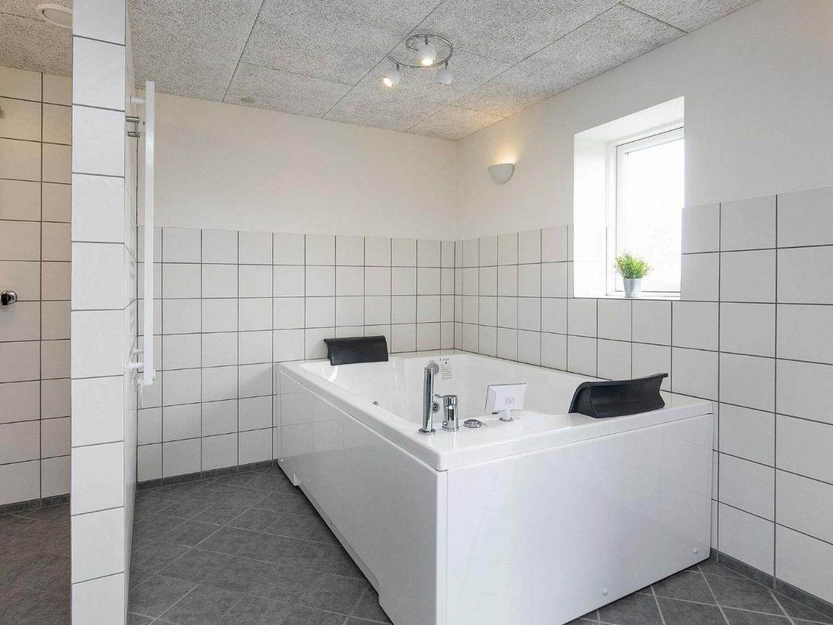 14 Person Holiday Home In R Sk Bing Ærøskøbing Exteriör bild