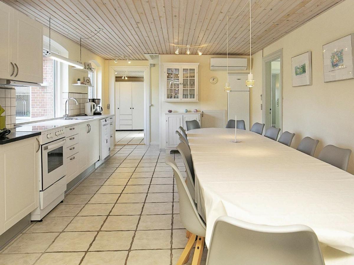 14 Person Holiday Home In R Sk Bing Ærøskøbing Rum bild